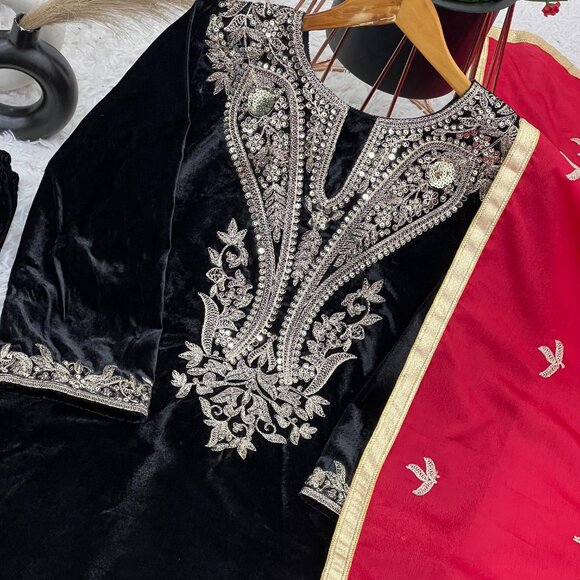 Velvet Fabric Salwar Suit - Picture 9 of 12